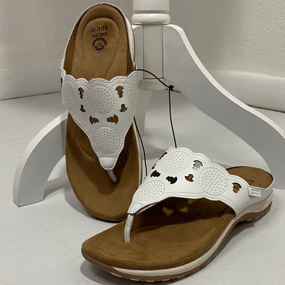 NWOT Earth Spirit Size 10  White and Tan Women's Sandals / Slides